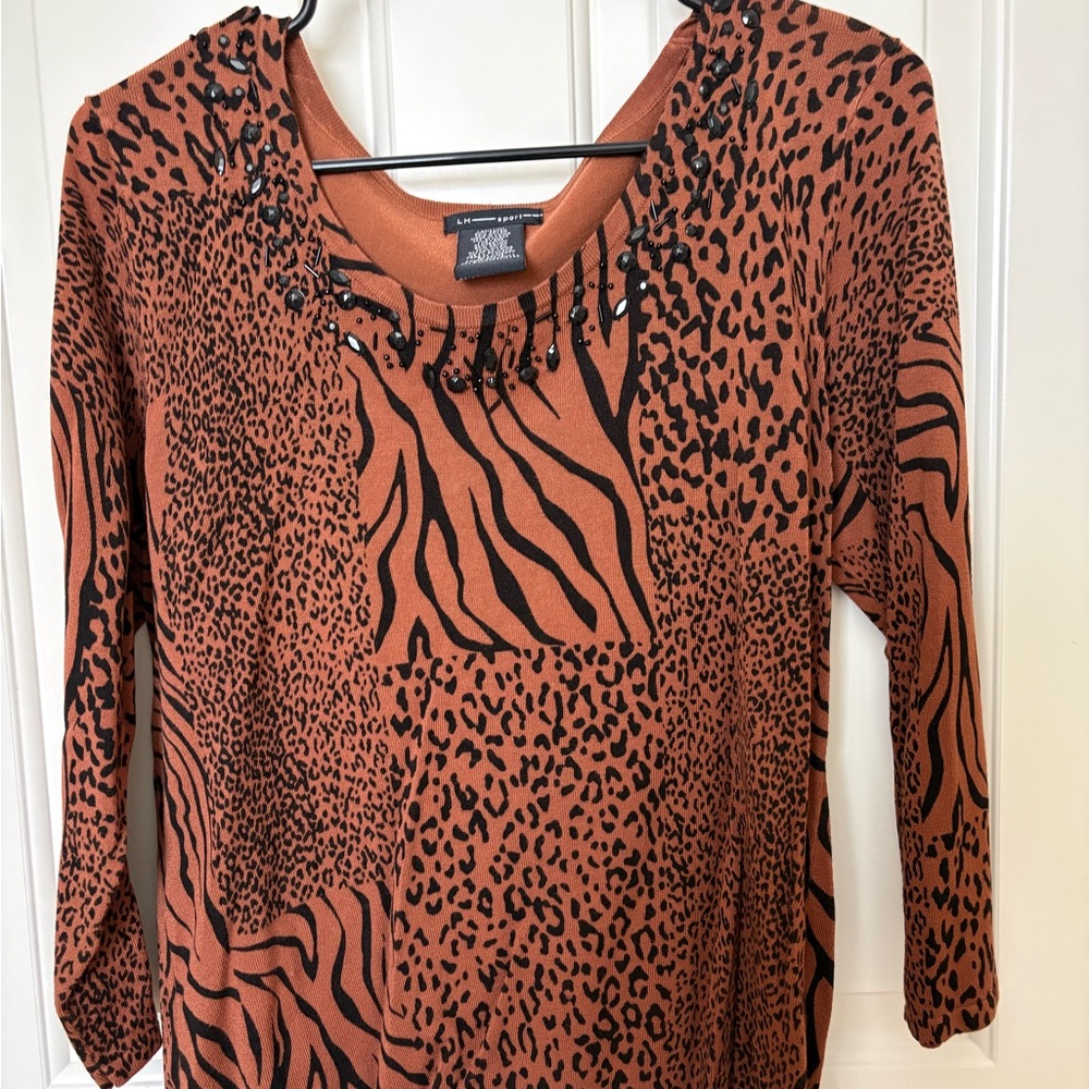 Chic Animal Pattern 3/4” Sleeve Top